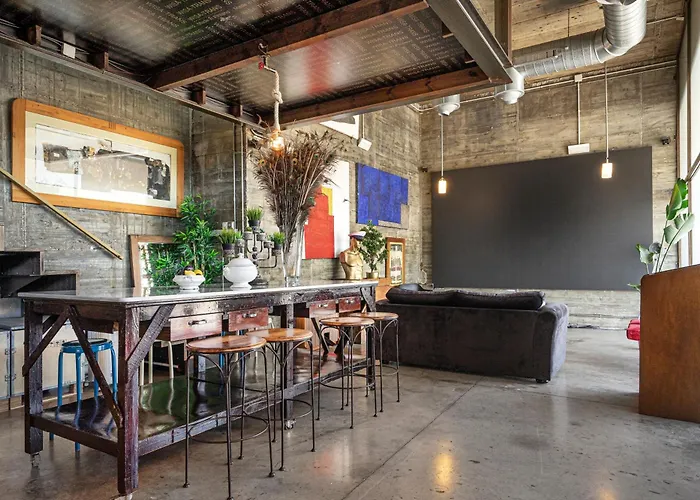 The Loft - With Private Pool & Jacuzzi
