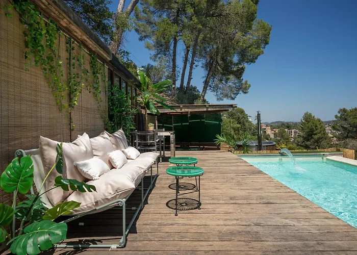 The Loft - With Private Pool & Jacuzzi